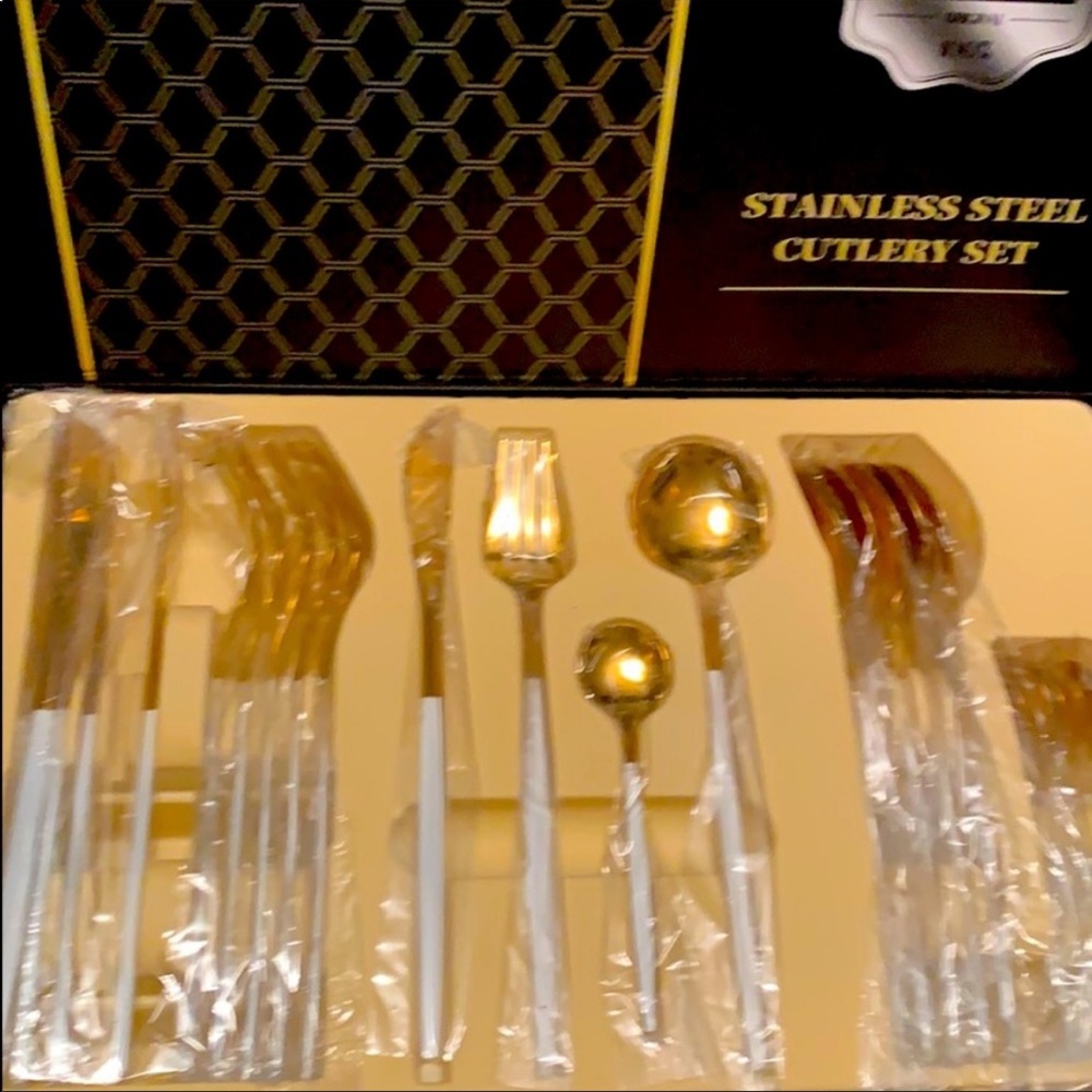 White/gold stainless steel cutlery